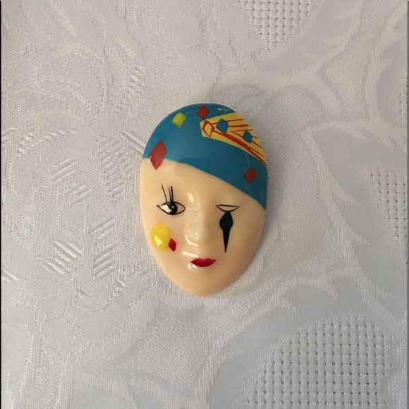 2 1/2 inch Shiny Plastic Painted Mime Face Pin - Picture 2 of 8